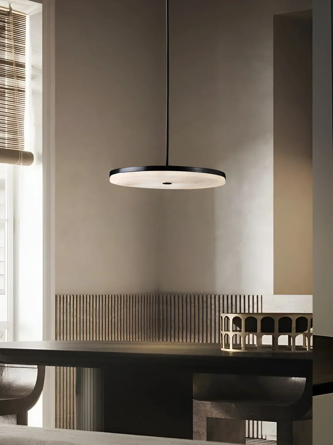 Manhattan Alabaster Pendant Light - view 9 | Woorglamp