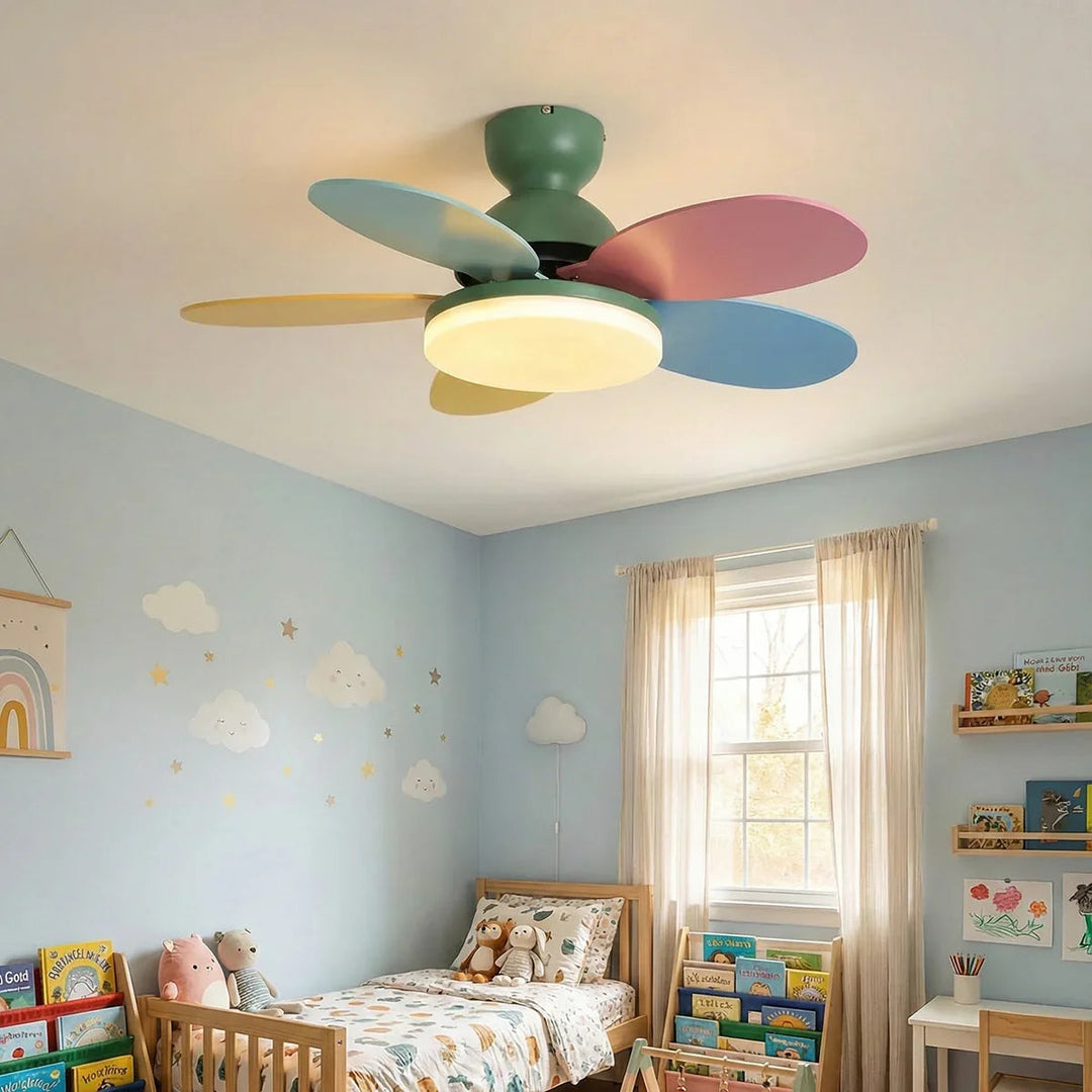 Petal Shaped Petalo Ceiling Fan Light